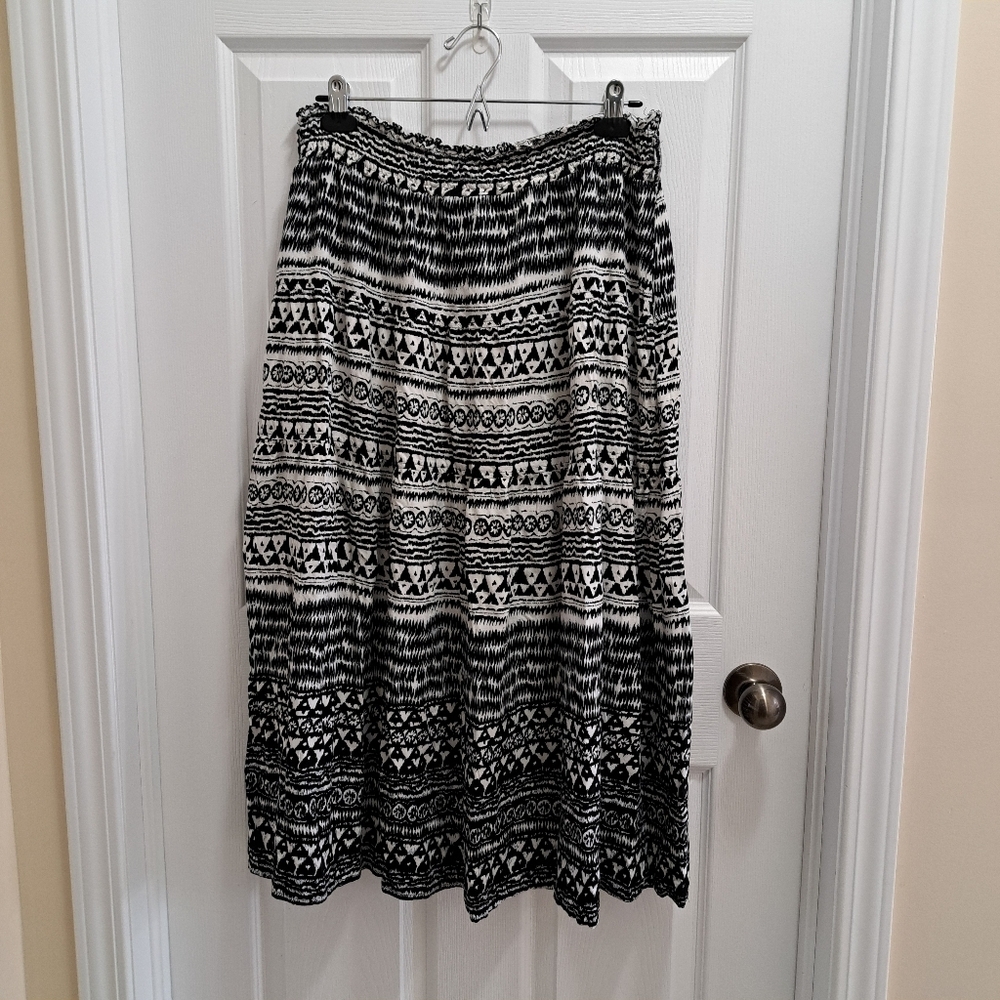 INC International Concepts Black White Maxi Skirt Women's Medium Rayon Bohemian